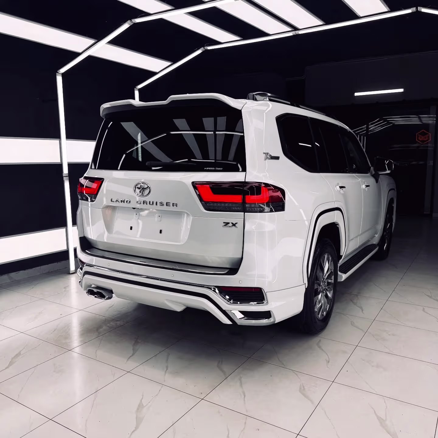 Land Cruiser ZX